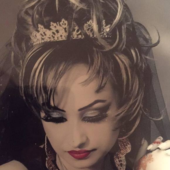 Meet your Posher, Zohra - Picture 1 of 1